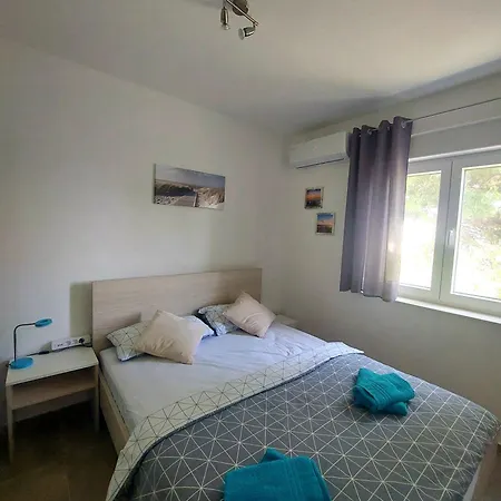 Adria Apartment Vir
