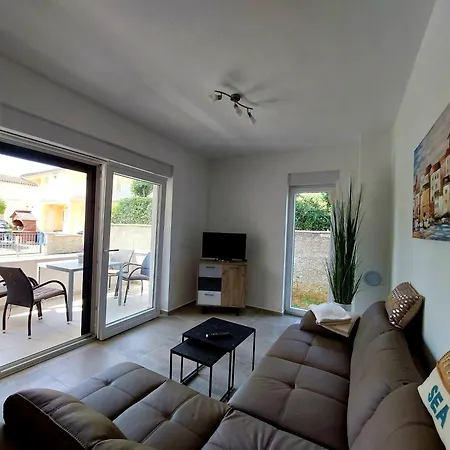 Apartment Adria Vir
